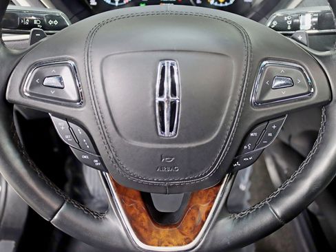 Used 2020 Lincoln MKZ Reserve w/ Monochromatic Package image 16