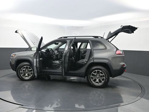Used 2022 Jeep Cherokee Trailhawk image 35