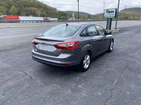 Used 2014 Ford Focus SE FWD image 6