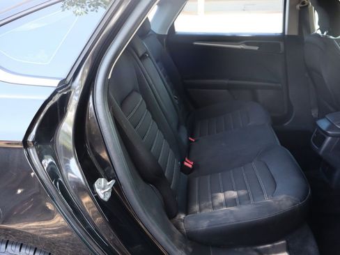 Used 2014 Ford Fusion SE FWD image 21