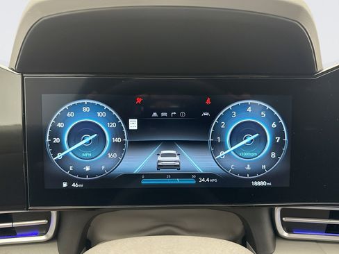 Used 2024 Hyundai Elantra SEL image 13