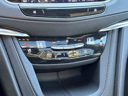 Used 2023 Cadillac XT5 Premium Luxury image 13