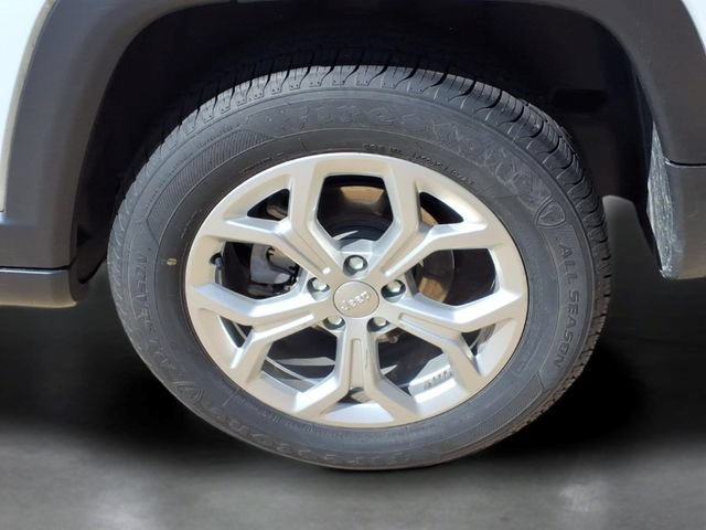 Used 2024 Jeep Compass Latitude AWD/4WD image 27