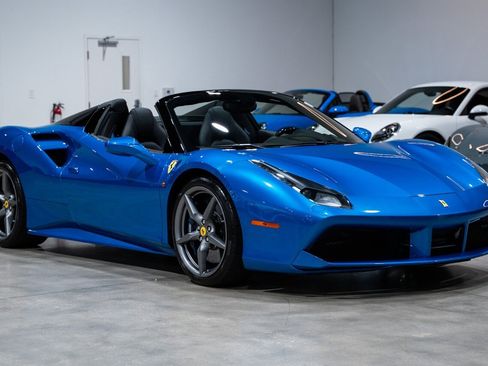 Used 2017 Ferrari 488 Spider RWD image 78