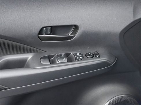 Used 2025 Nissan Kicks Play S image 12