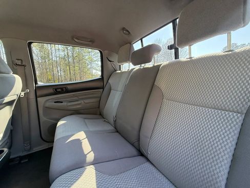 Used 2012 Toyota Tacoma PreRunner w/ Convenience Pkg image 16