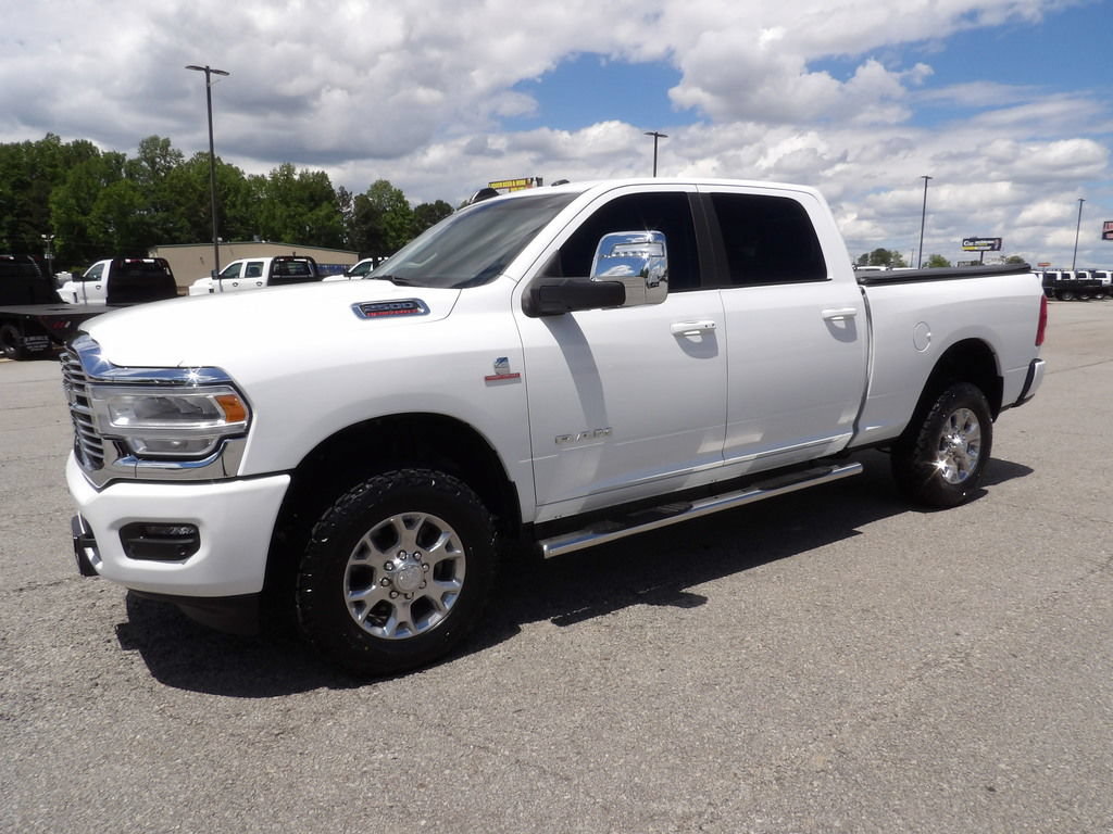 Used 2023 RAM 2500 Laramie AWD/4WD image 3
