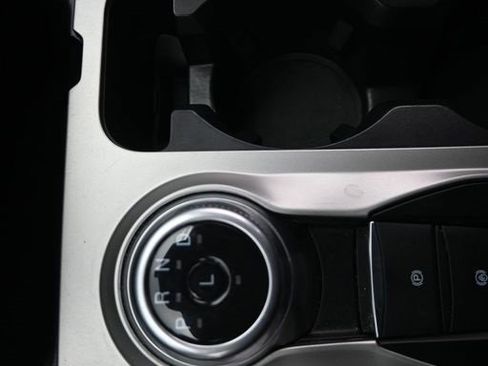 Used 2023 Ford Explorer Limited image 32