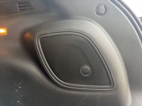 Certified 2024 Jeep Compass Limited w/ Sun and Sound Group image 22