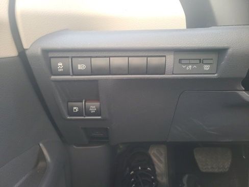 Used 2024 Toyota Sienna XLE image 24