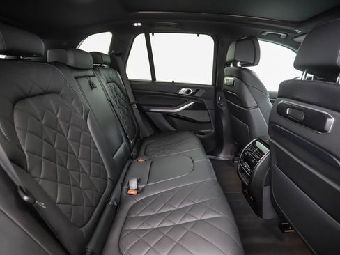 Certified 2025 BMW X5 M60i image 27