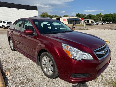 Used 2011 Subaru Legacy 2.5i Premium AWD/4WD image 3