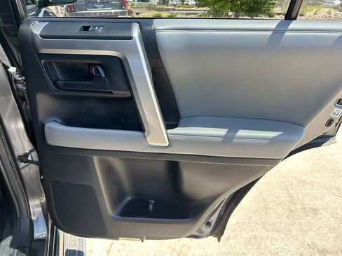 Used 2013 Toyota 4Runner SR5 w/ Premium Pkg w/3rd Row Seat AWD/4WD image 29