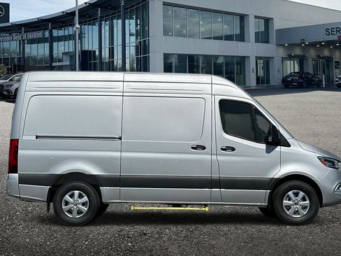 New 2024 Mercedes-Benz Sprinter 2500 image 3