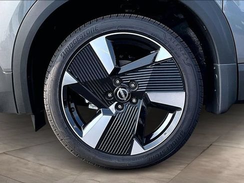 New 2026 Nissan Kicks SR w/ Cold Weather Package FWD image 12