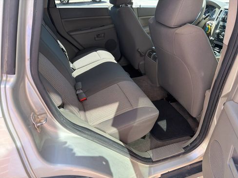 Used 2008 Jeep Grand Cherokee Laredo w/ Sun/Sound Group AWD/4WD image 17