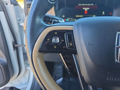 Used 2021 Lincoln Corsair Reserve w/ Elements Package image 16