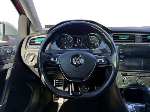 Used 2018 Volkswagen Golf Alltrack SE image 14