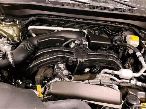 Used 2025 Subaru Forester Premium image 31