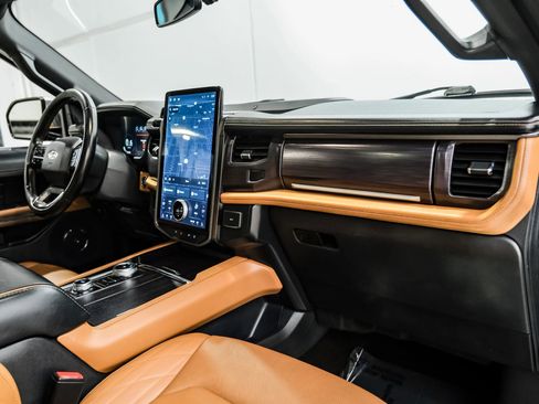 Used 2022 Ford Expedition Max Platinum image 17