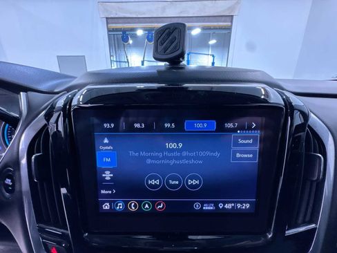 Used 2020 Chevrolet Traverse RS FWD image 28