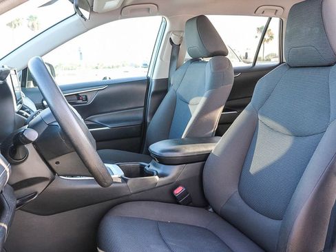 Used 2023 Toyota RAV4 LE FWD image 17