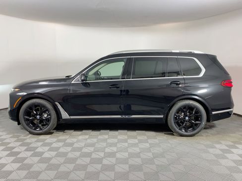 New 2026 BMW X7 xDrive40i w/ Premium Package image 2