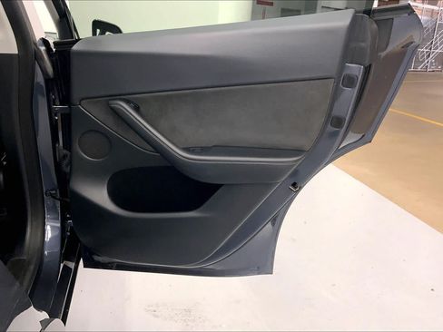 Used 2023 Tesla Model Y Long Range AWD/4WD image 12
