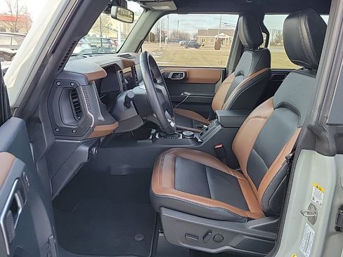Used 2024 Ford Bronco Outer Banks image 8