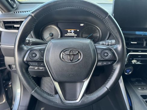 Used 2021 Toyota Venza Limited image 29