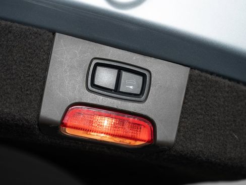 Used 2018 Porsche Cayenne Platinum Edition w/ Premium Package image 20