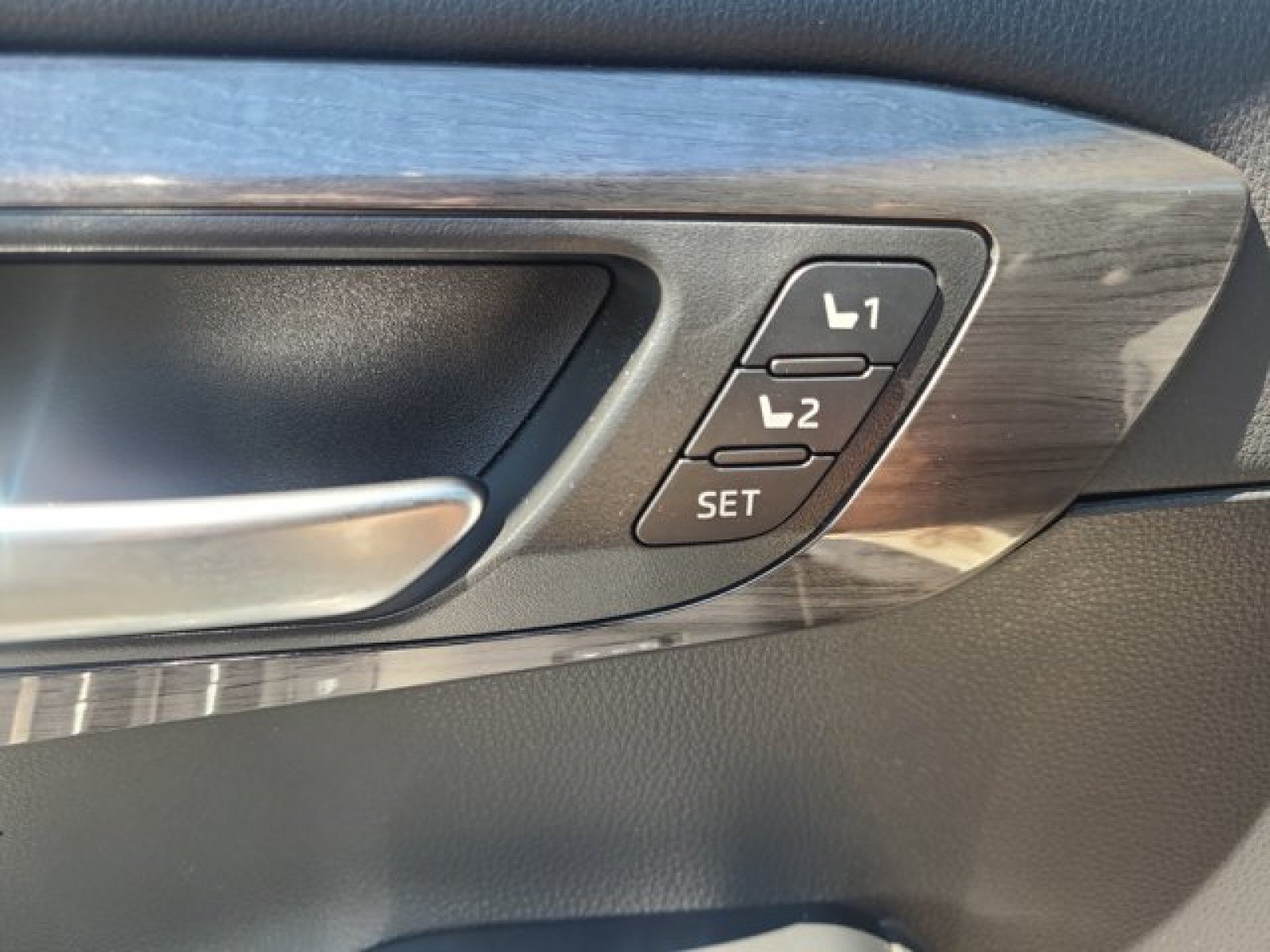 Used 2023 Toyota Highlander Platinum AWD/4WD image 27