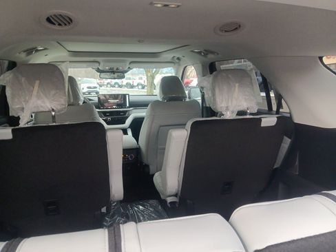 New 2026 Ford Explorer Platinum w/ LUX Leather Package image 18