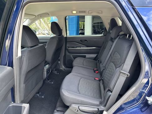 Used 2025 Nissan Pathfinder SV FWD image 27