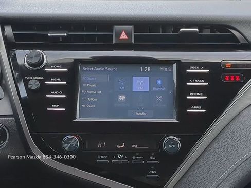 Used 2019 Toyota Camry SE w/ Convenience Package image 16