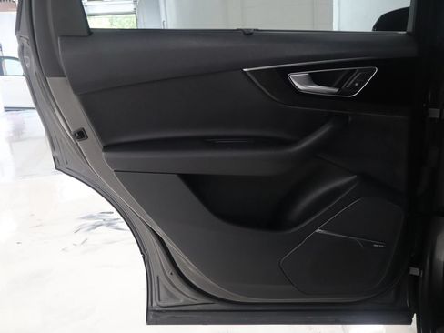 Used 2018 Audi Q7 3.0T Prestige w/ Prestige Package AWD/4WD image 17