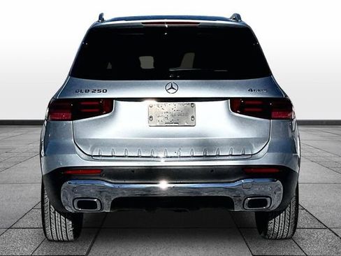 Used 2025 Mercedes-Benz GLB 250 250 image 8