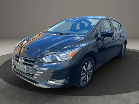 Used 2023 Nissan Versa SV image 1