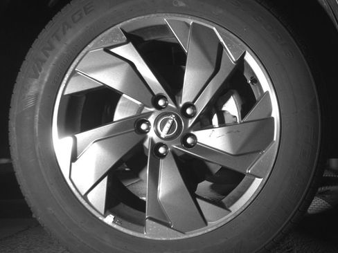 Used 2025 Nissan Rogue SV image 13