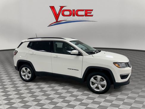 Used 2018 Jeep Compass Latitude w/ Cold Weather Group image 1