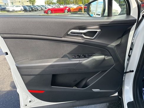 New 2026 Kia Sportage S image 28