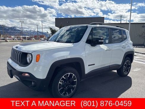 Used 2023 Jeep Renegade Latitude w/ Sun/Sound Group AWD/4WD image 7