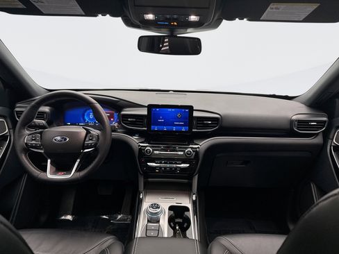 Used 2023 Ford Explorer ST image 14