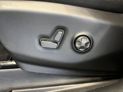 New 2026 Chrysler Pacifica Select image 15