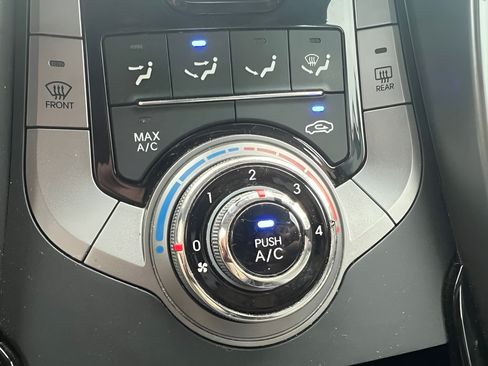 Used 2013 Hyundai Elantra GLS FWD image 32