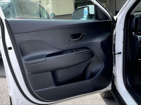 Used 2024 Hyundai Kona SEL AWD/4WD image 9