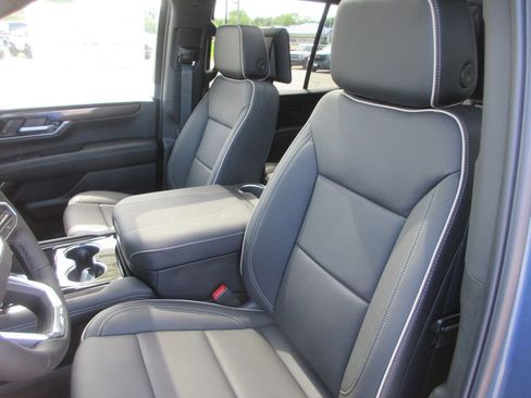 New 2026 GMC Yukon Elevation w/ Elevation Premium Package AWD/4WD image 11