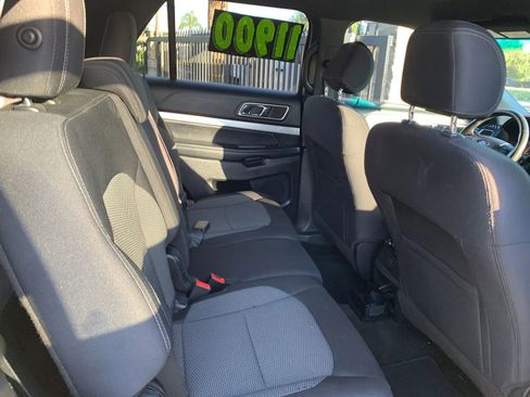 Used 2016 Ford Explorer XLT image 28