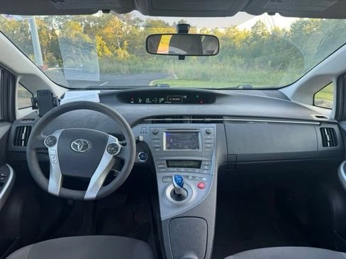 Used 2015 Toyota Prius Two FWD image 16