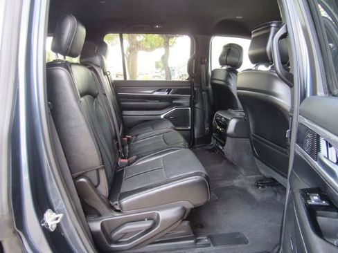 Used 2024 Jeep Wagoneer Series II w/ Flexible Seating Group image 24